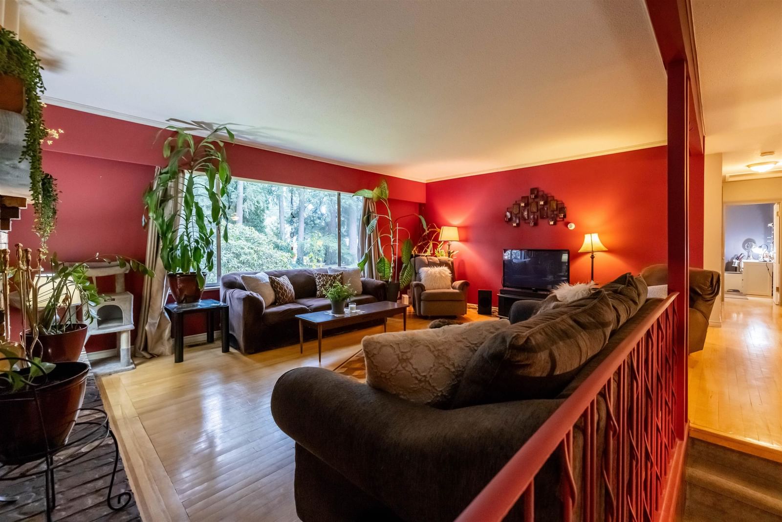Listing Image 11