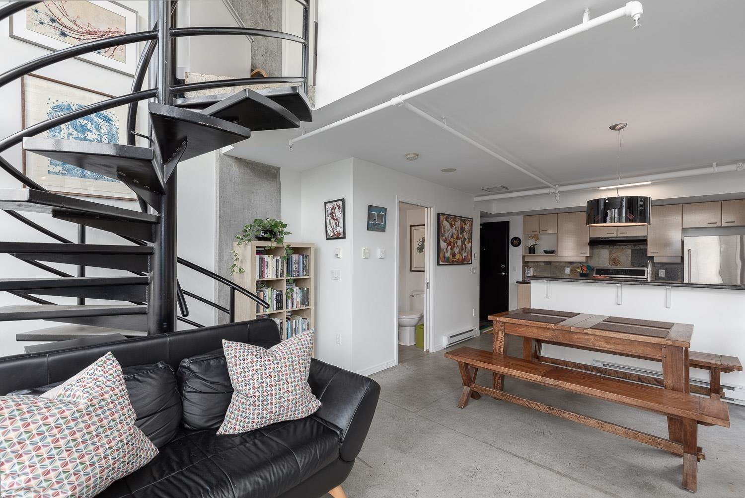 Listing Image 10