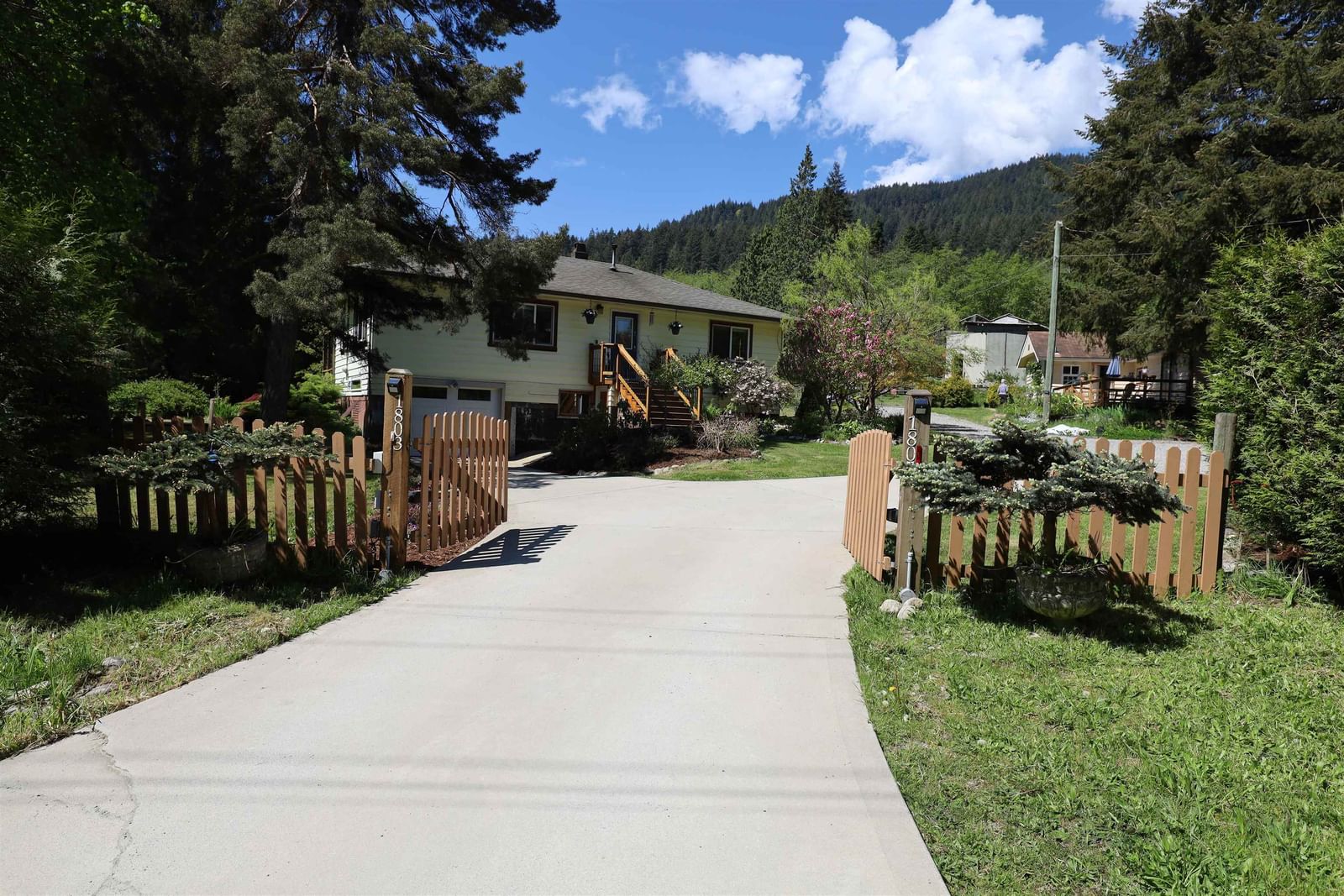 Listing Image 5