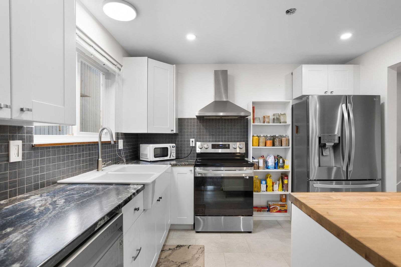 Listing Image 12