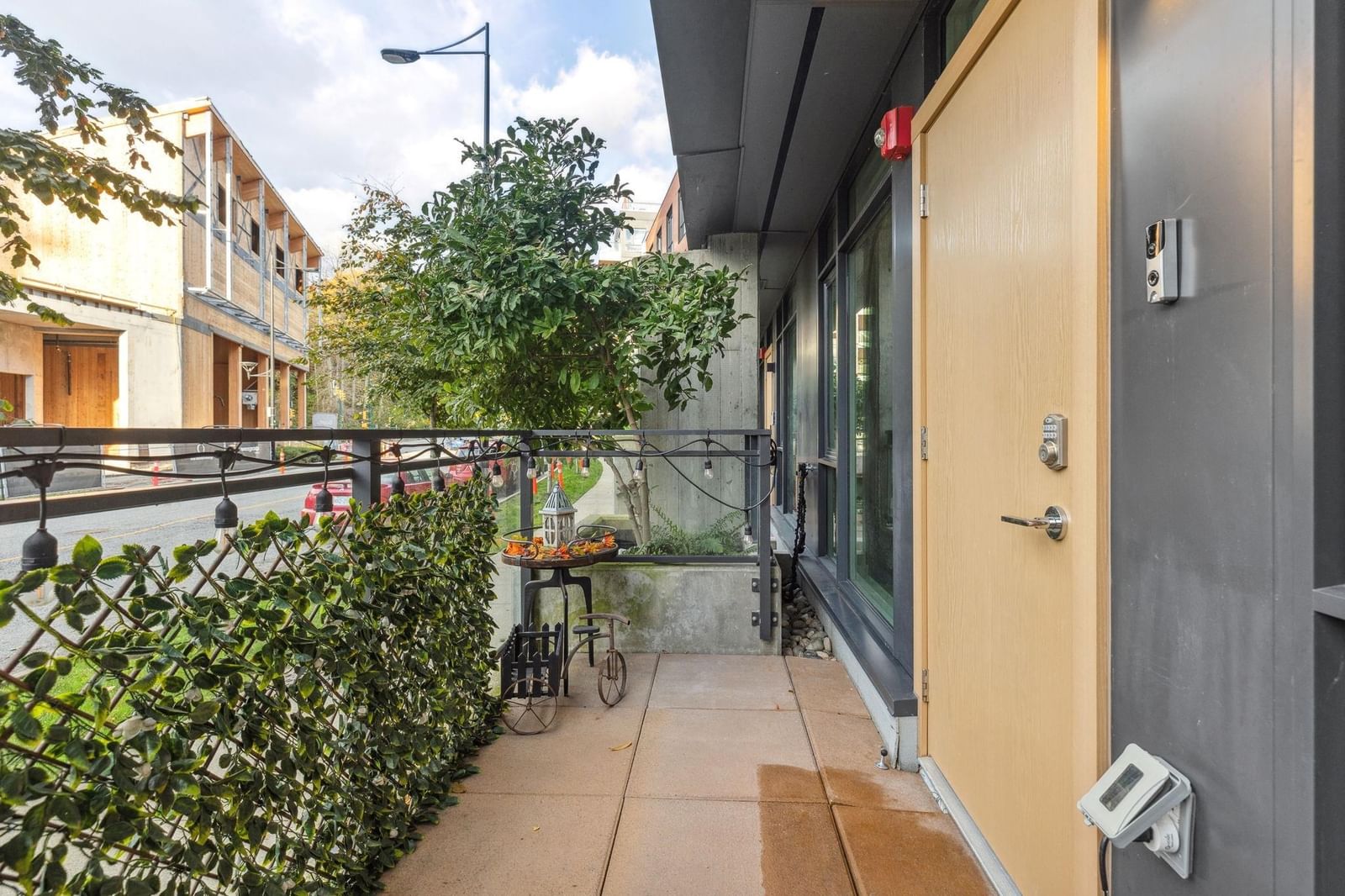 Listing Image 10