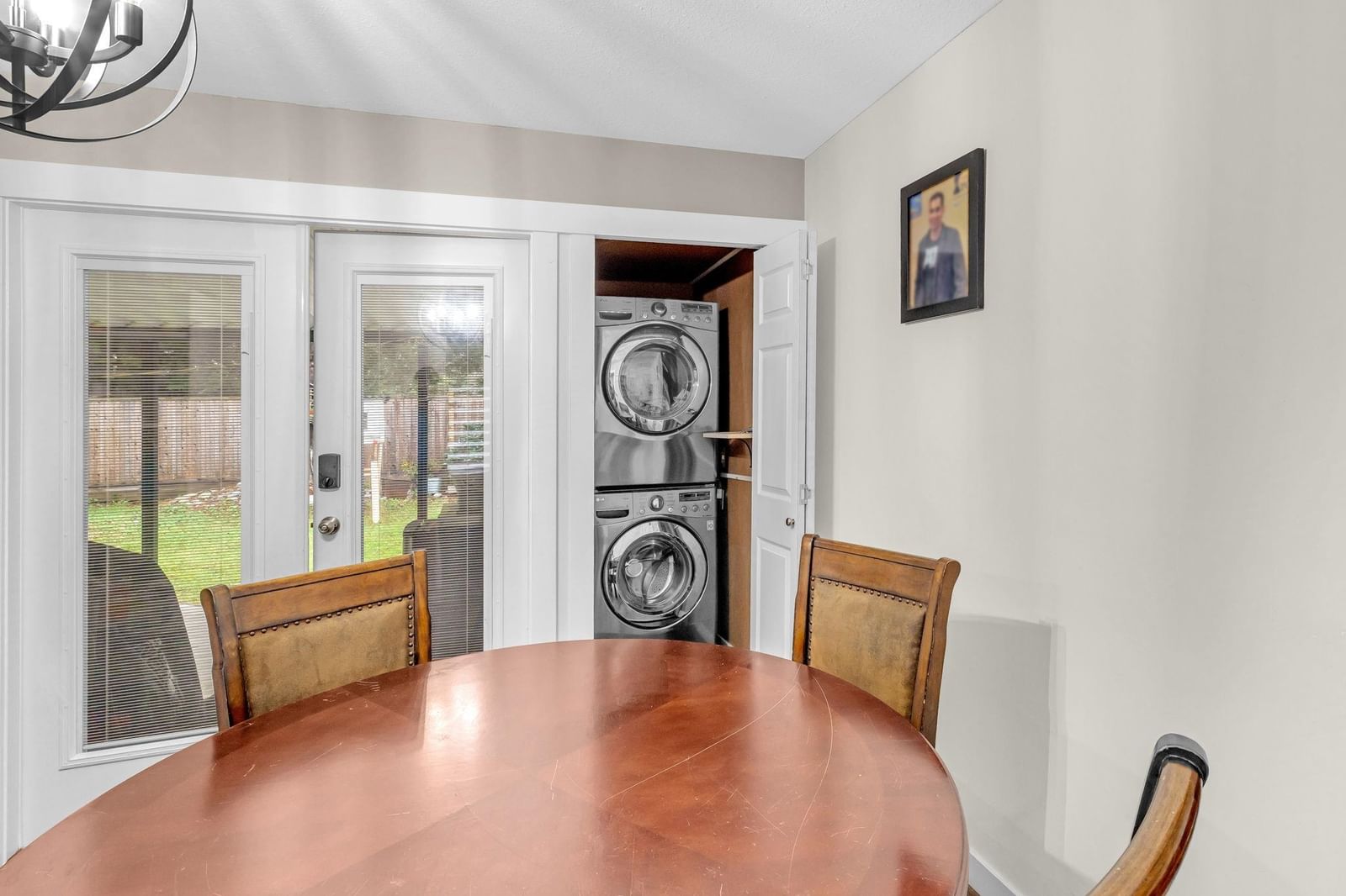 Listing Image 8