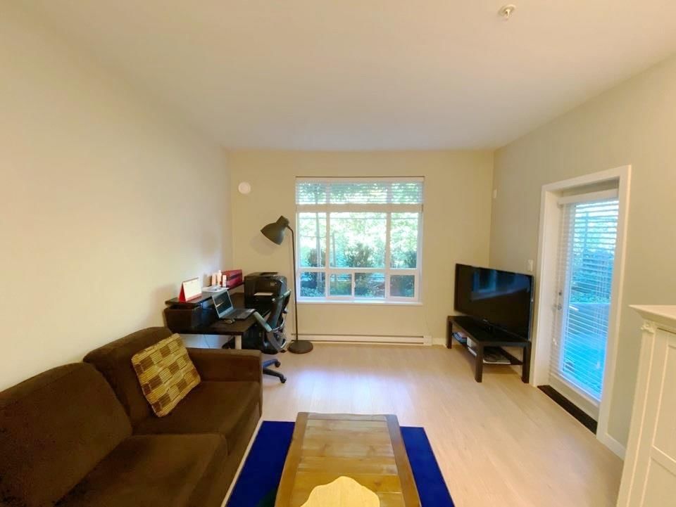 Listing Image 4
