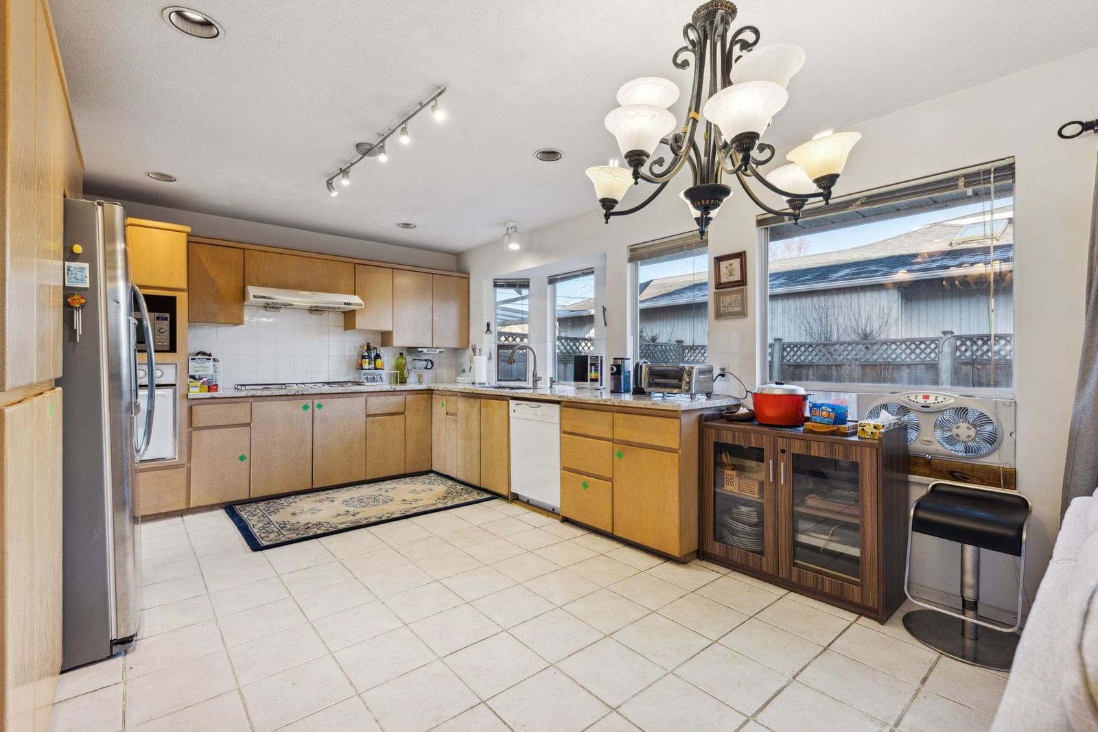 Listing Image 18