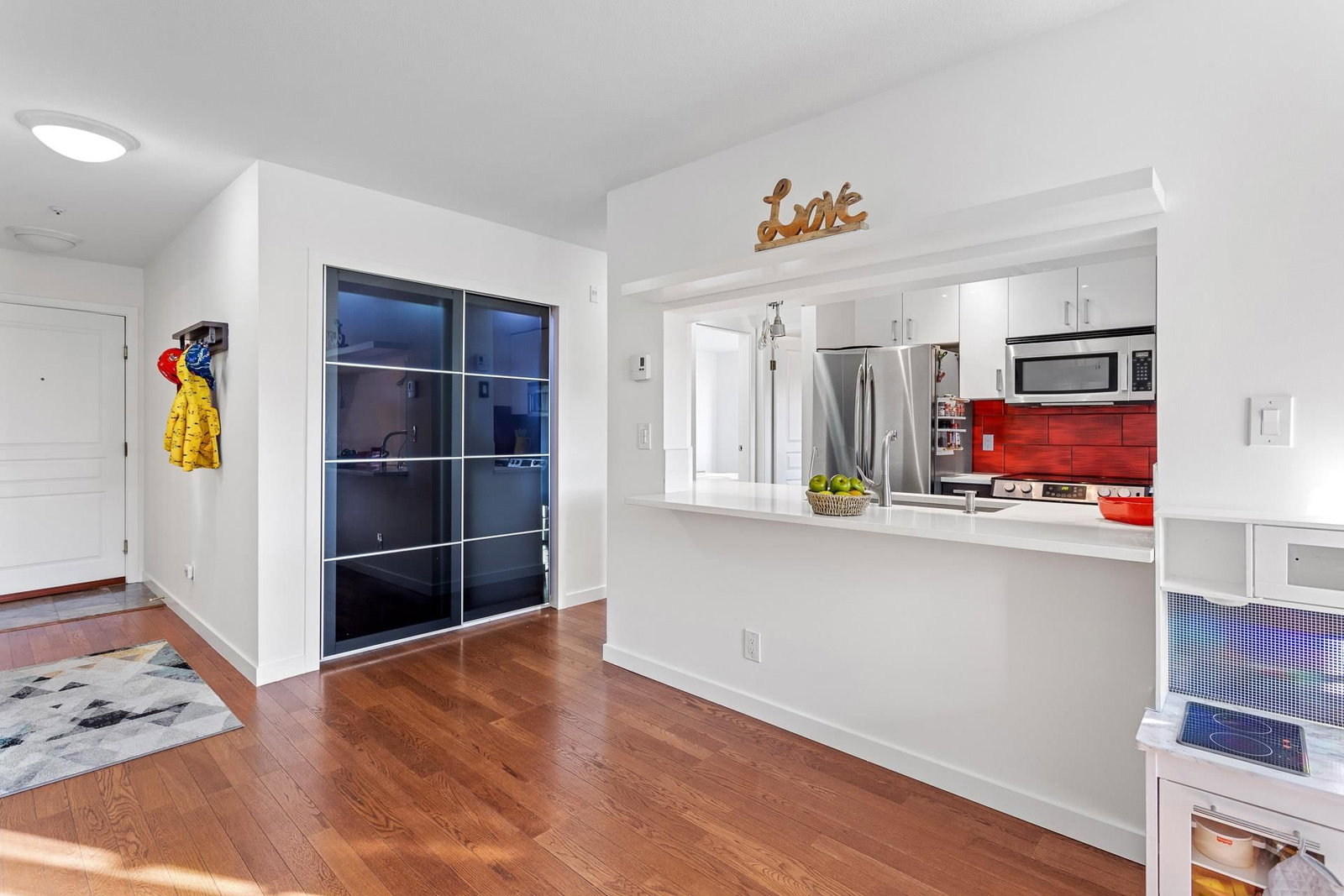 Listing Image 10
