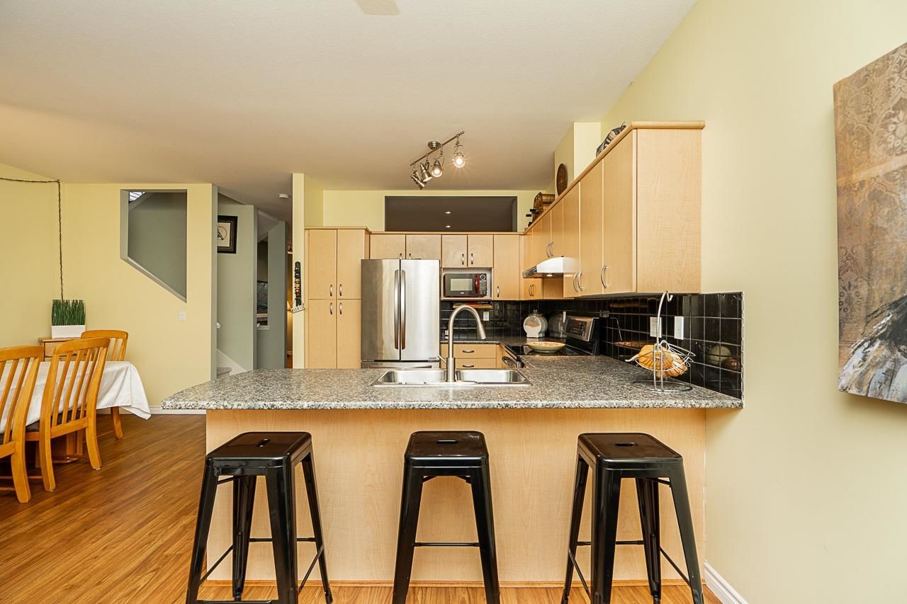 Listing Image 16