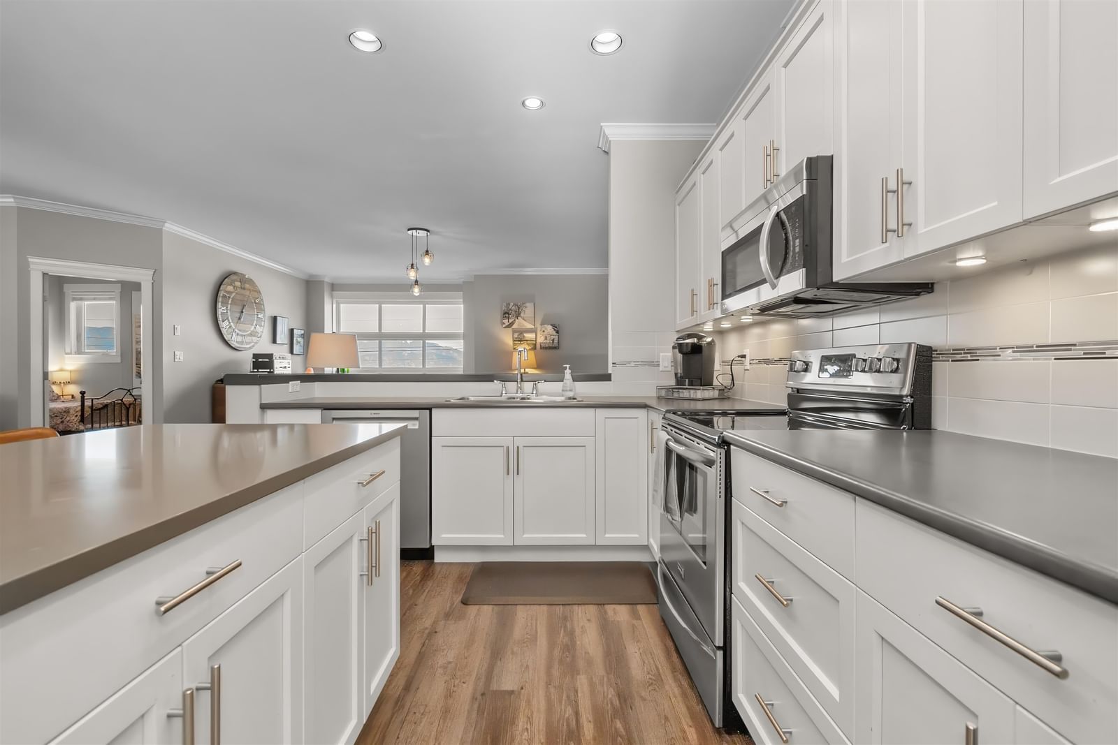 Listing Image 14