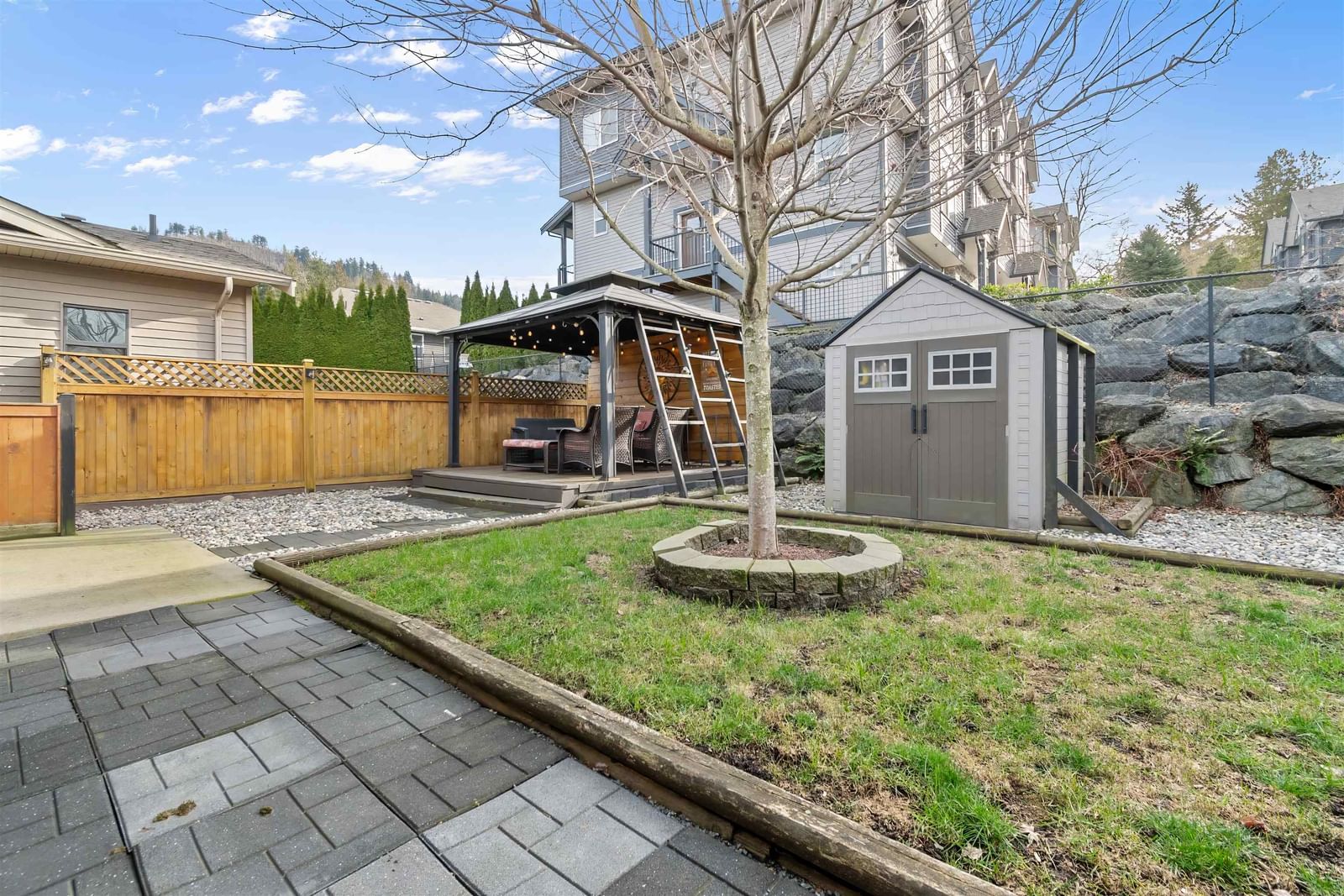 Listing Image 19