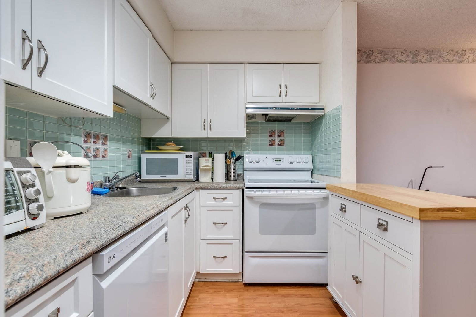 Listing Image 13