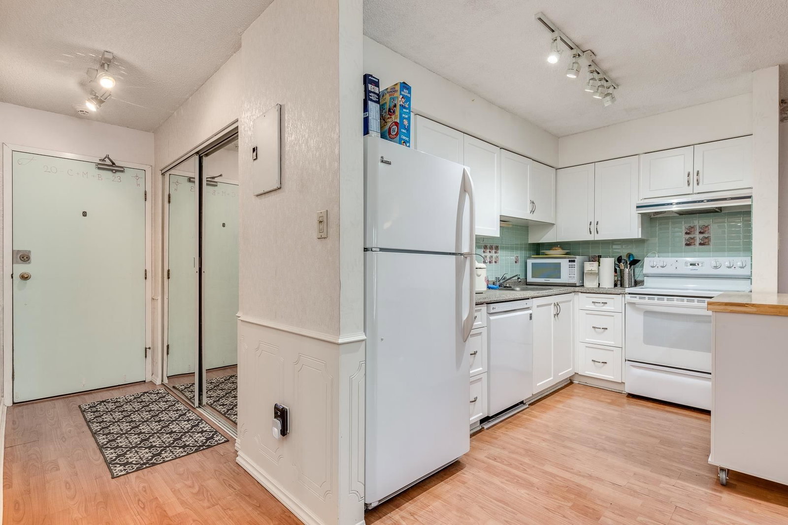 Listing Image 14