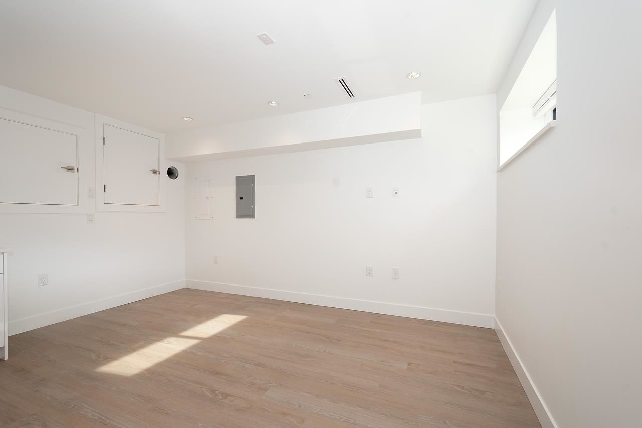 Listing Image 33
