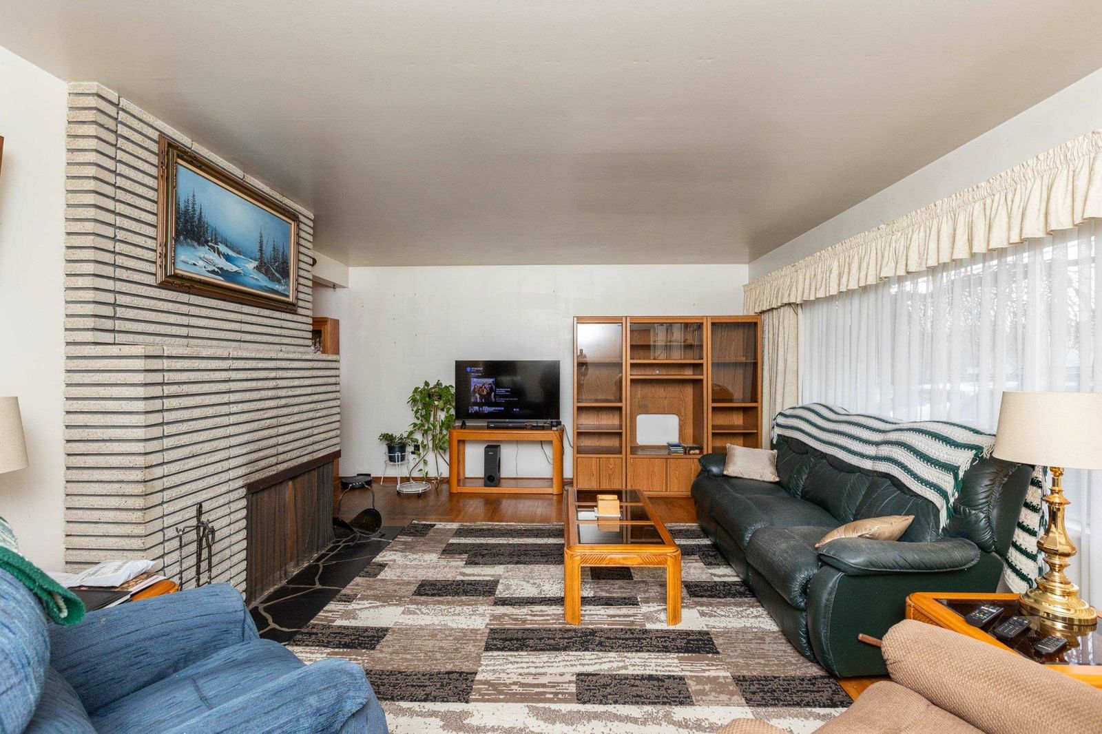 Listing Image 5