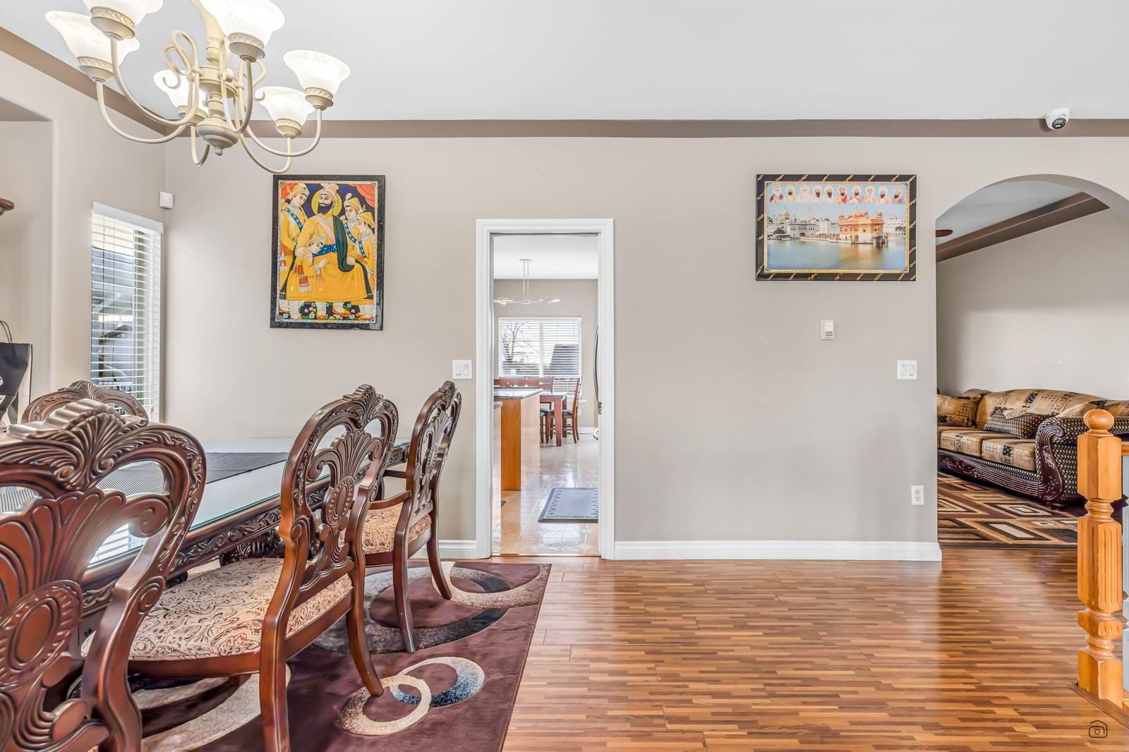 Listing Image 12