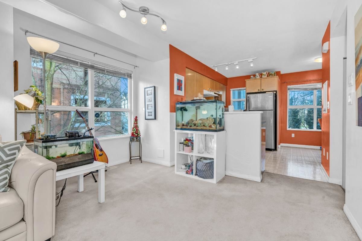 Listing Image 8