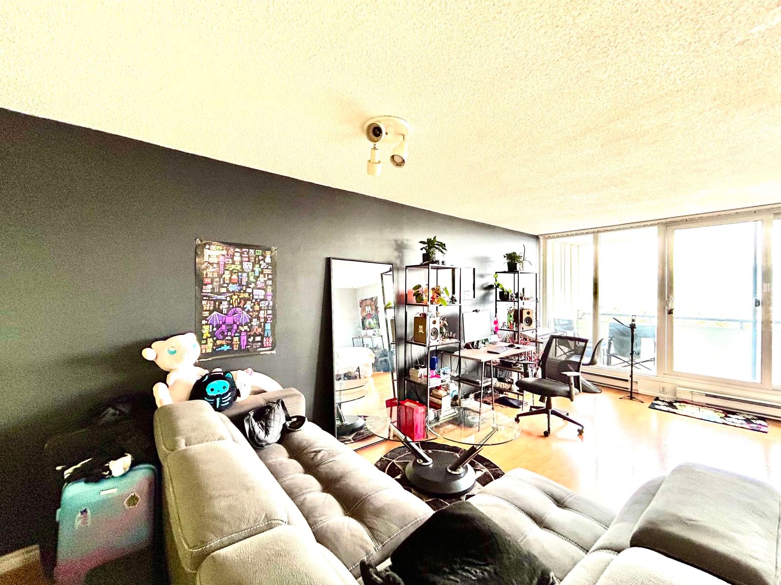 Listing Image 17