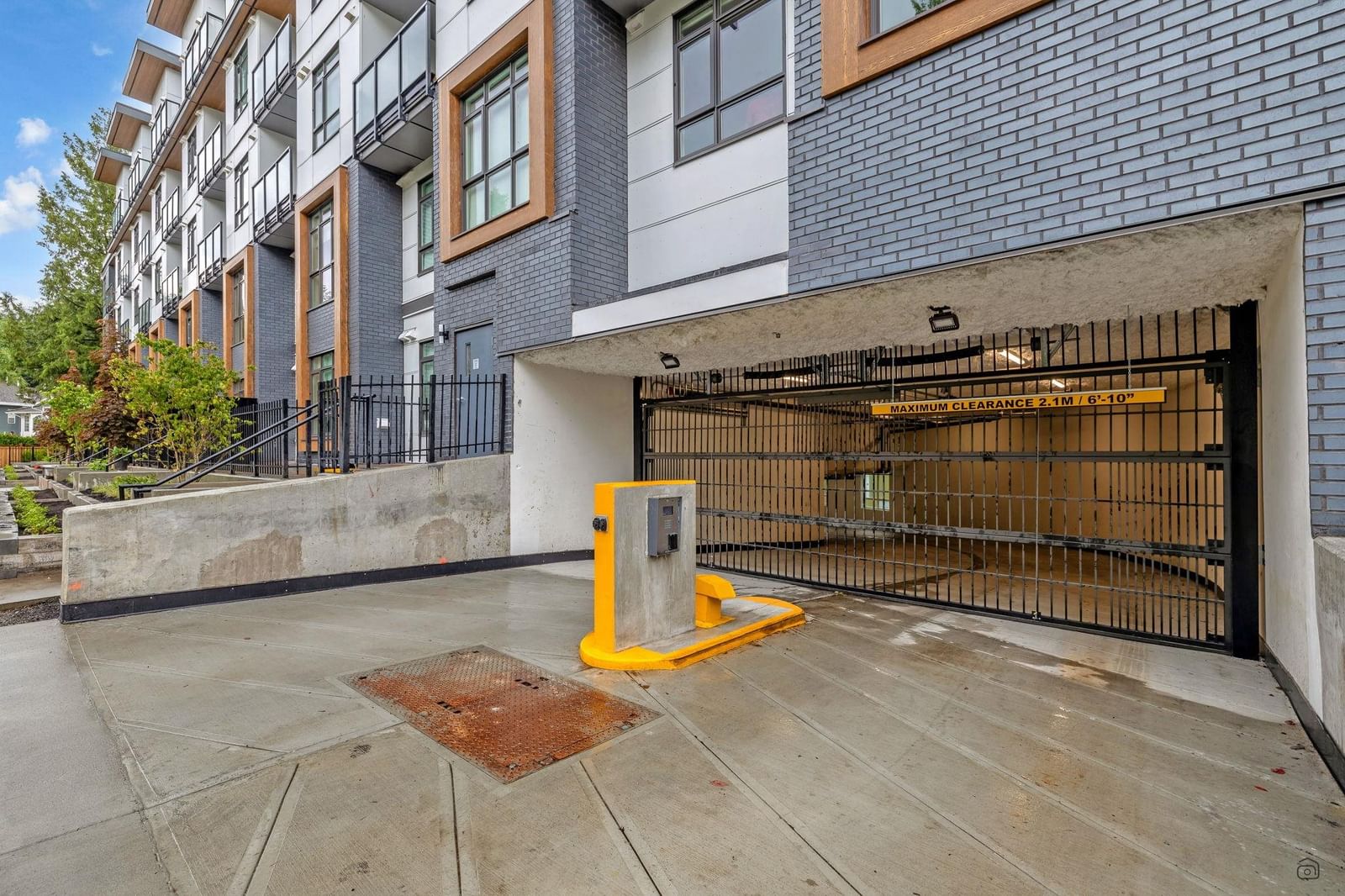 Listing Image 10