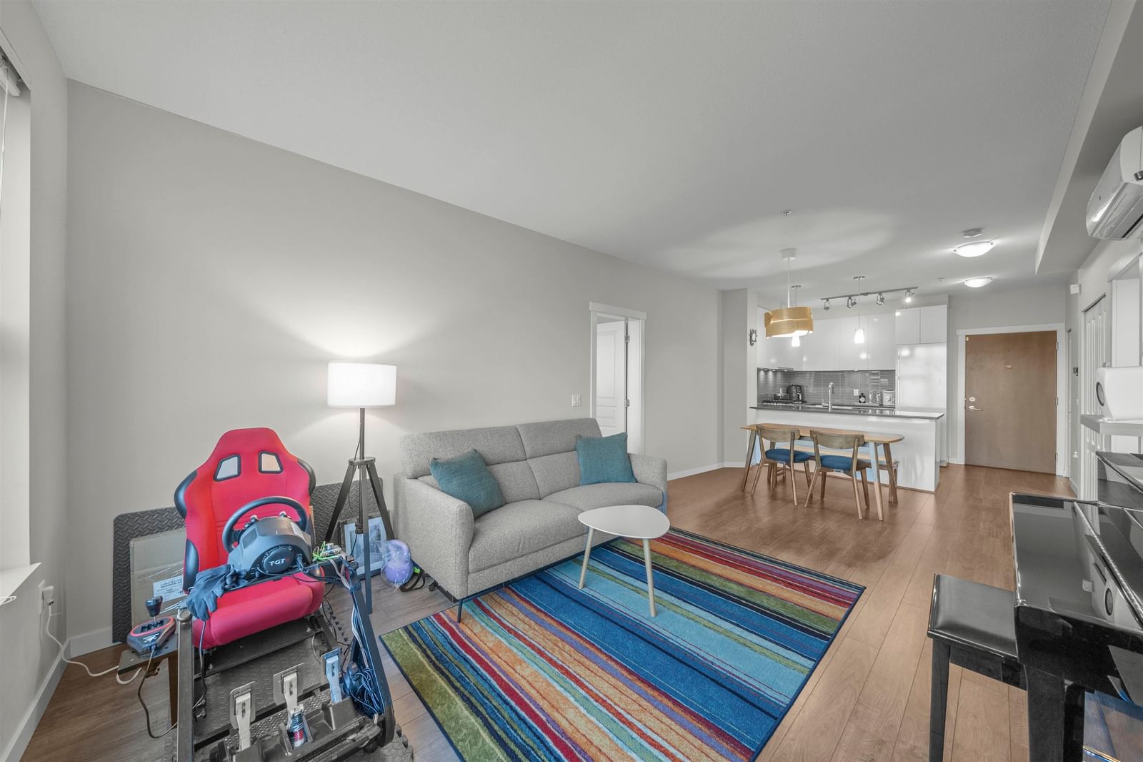 Listing Image 6