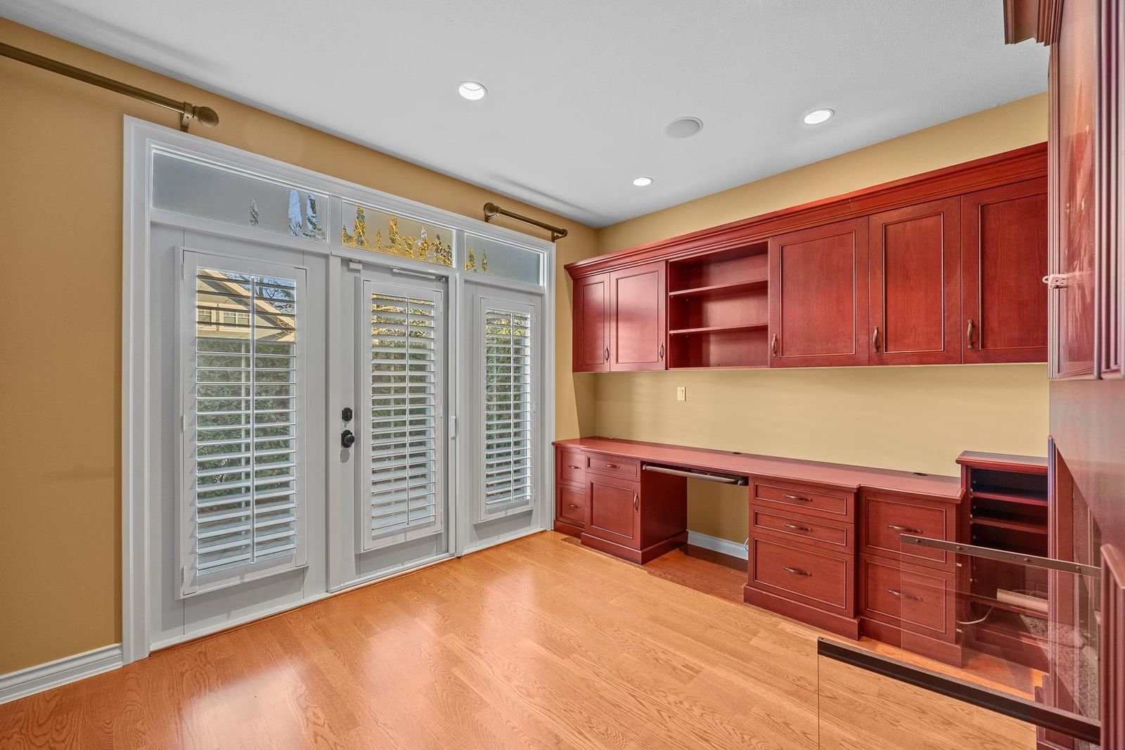 Listing Image 19