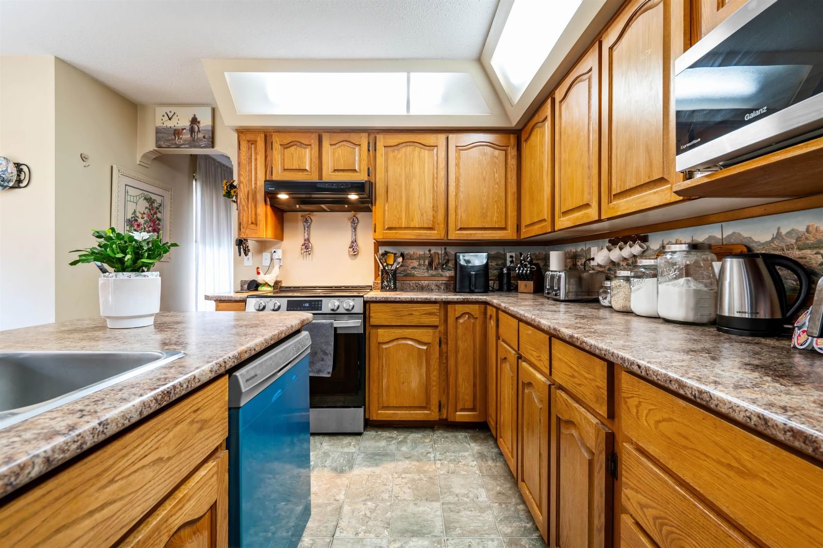 Listing Image 14