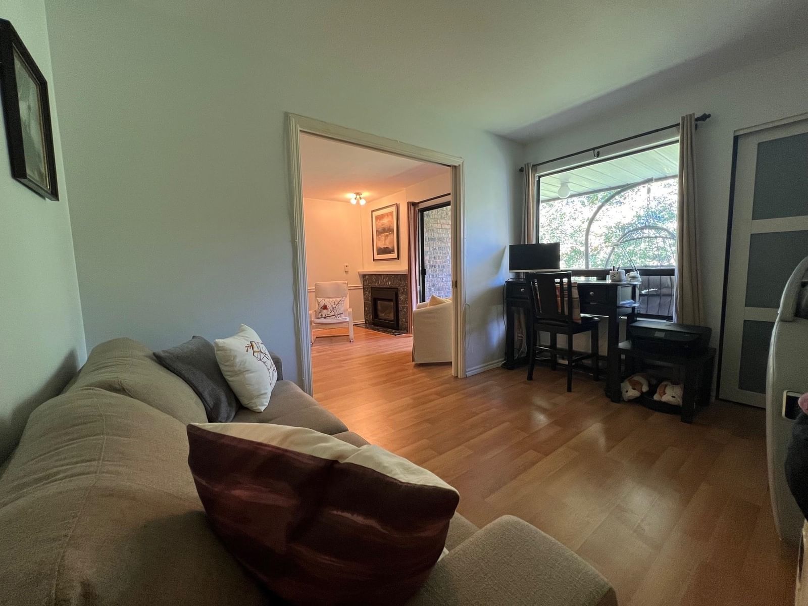 Listing Image 9