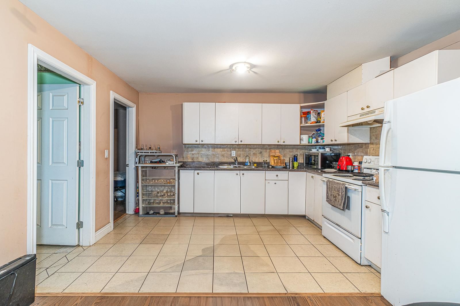 Listing Image 5