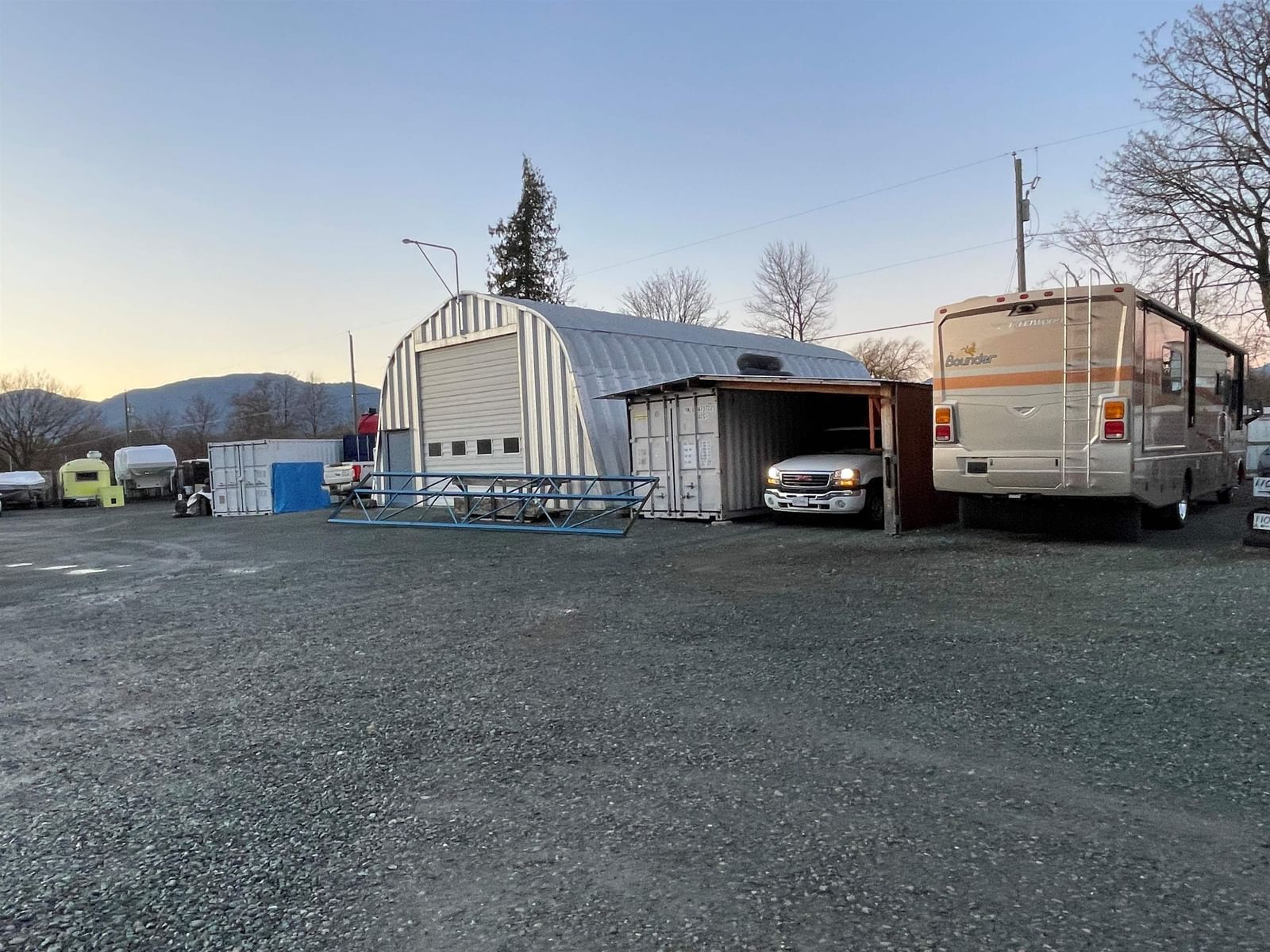 Listing Image 10