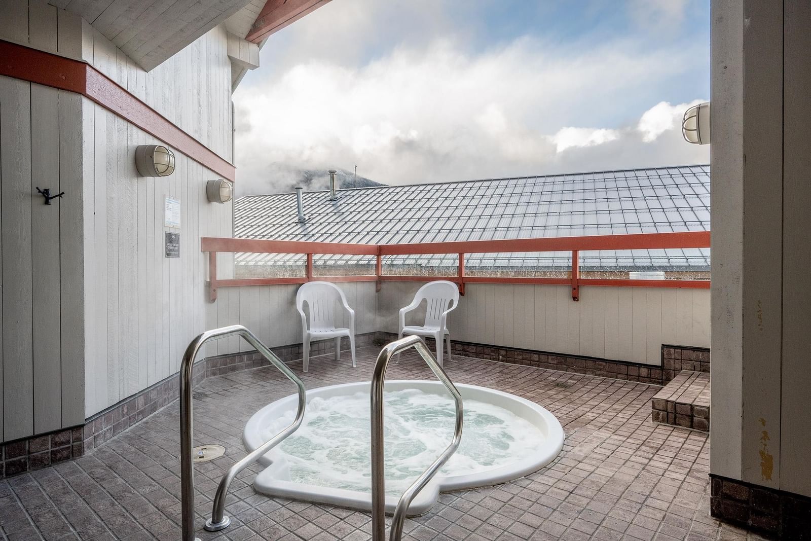 Listing Image 10