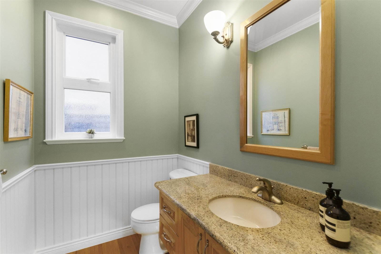 Listing Image 4