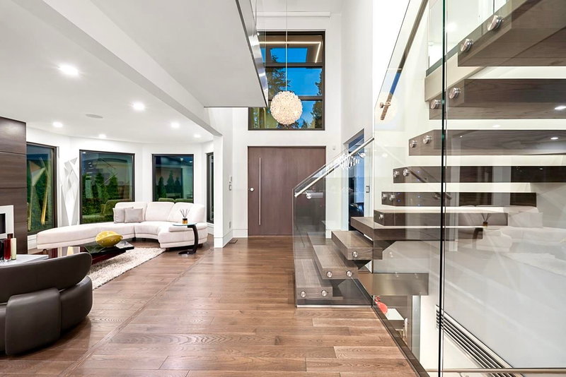 4577 Capilano Road, North Vancouver, V7R 4K3 | Image 3