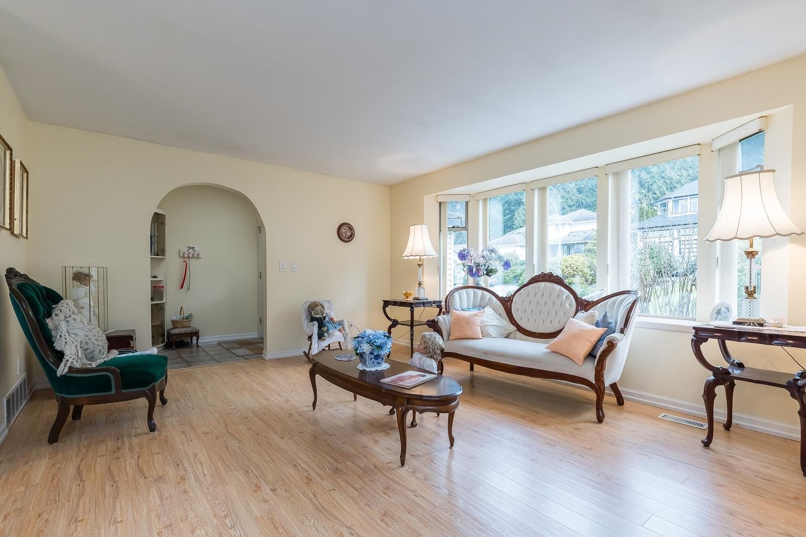 Listing Image 19
