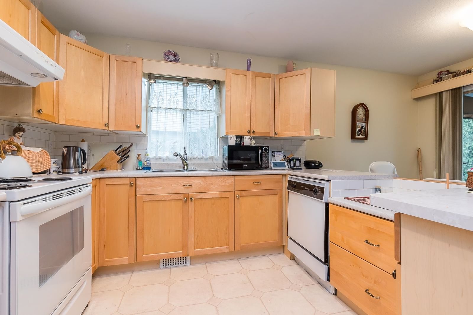 Listing Image 8
