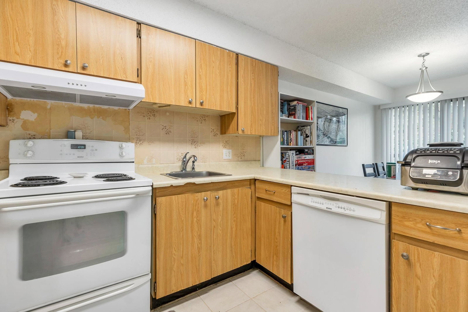 Listing Image 14