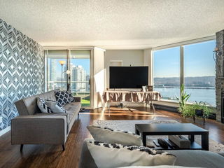 1701 - 1135 Quayside Drive