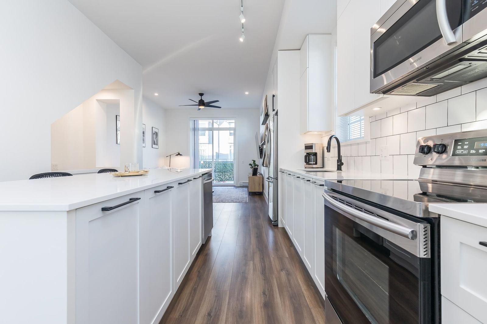 Listing Image 19
