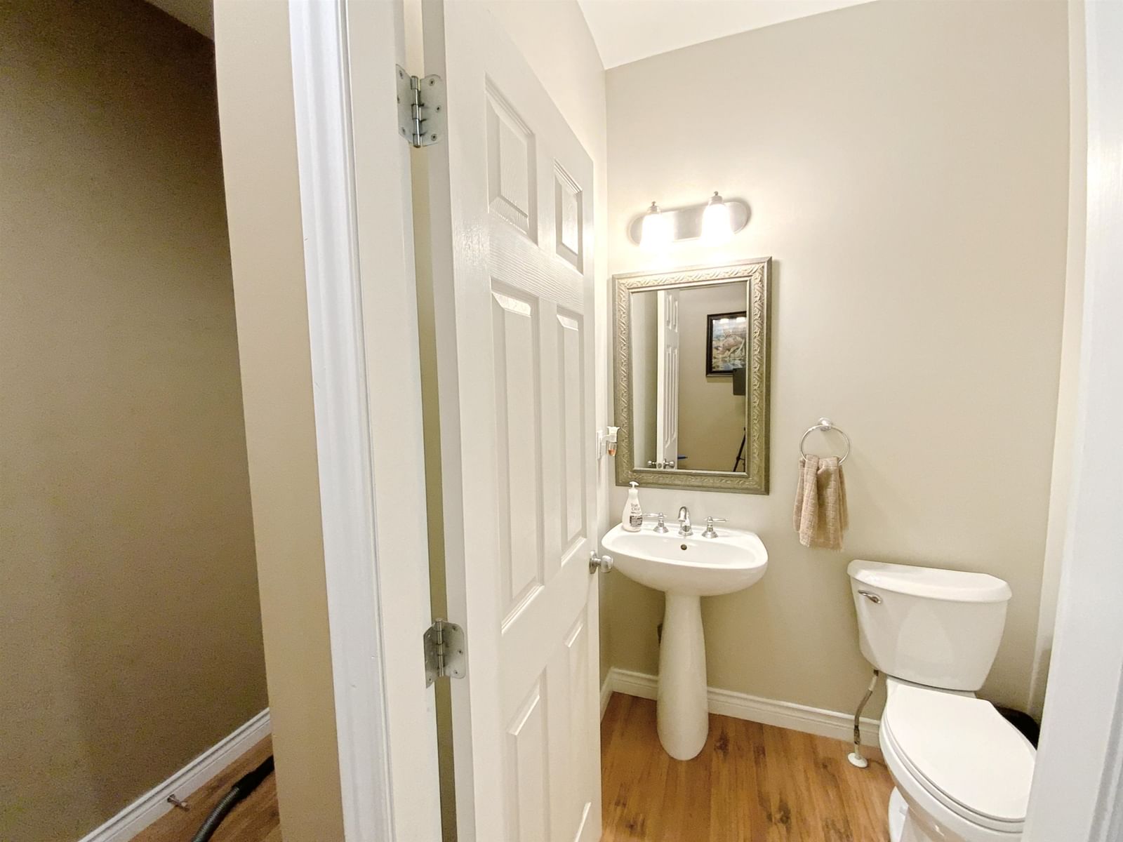 Listing Image 14