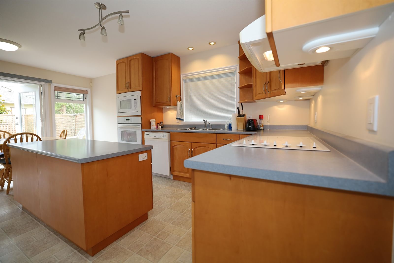 Listing Image 13