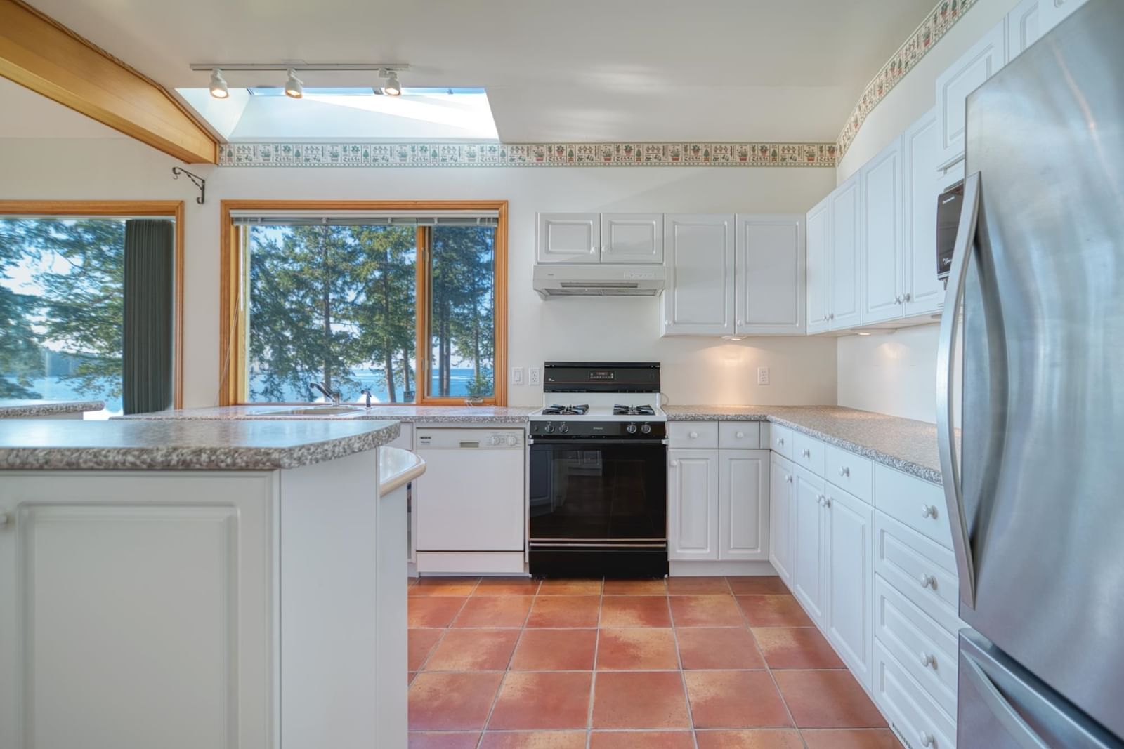 Listing Image 16