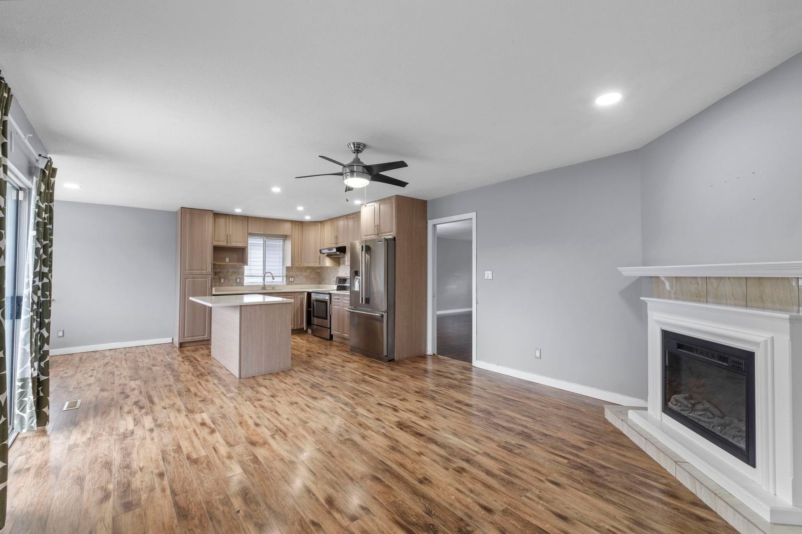 Listing Image 5