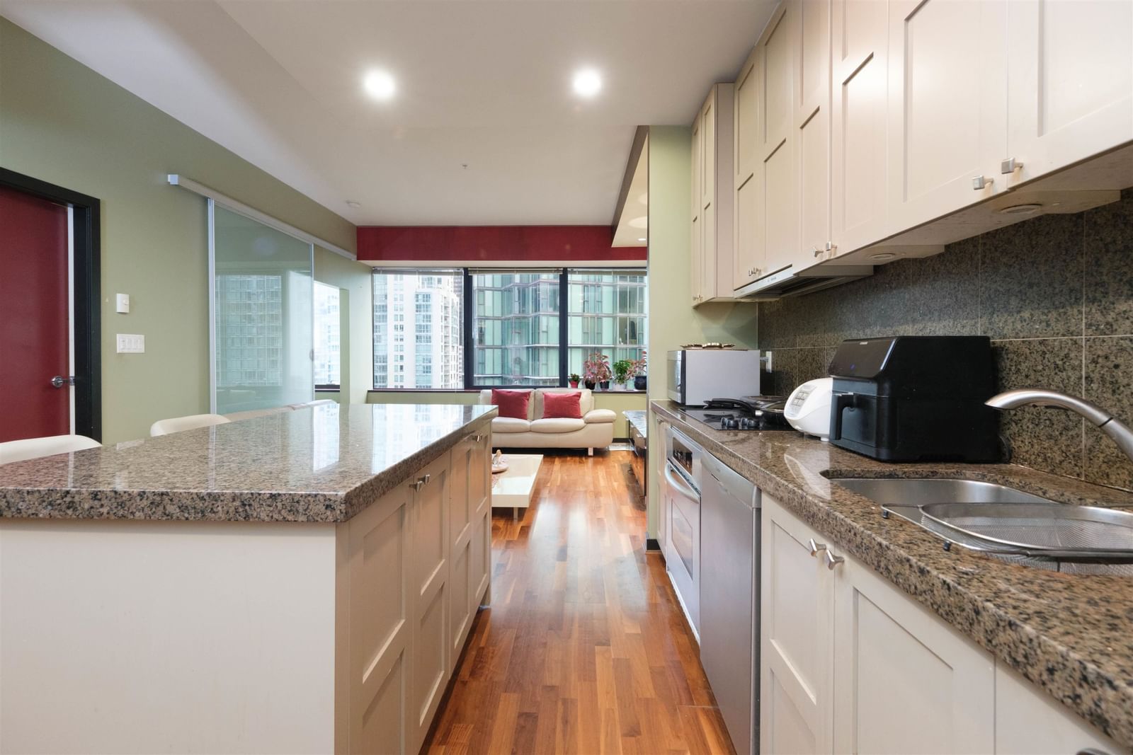 Listing Image 10