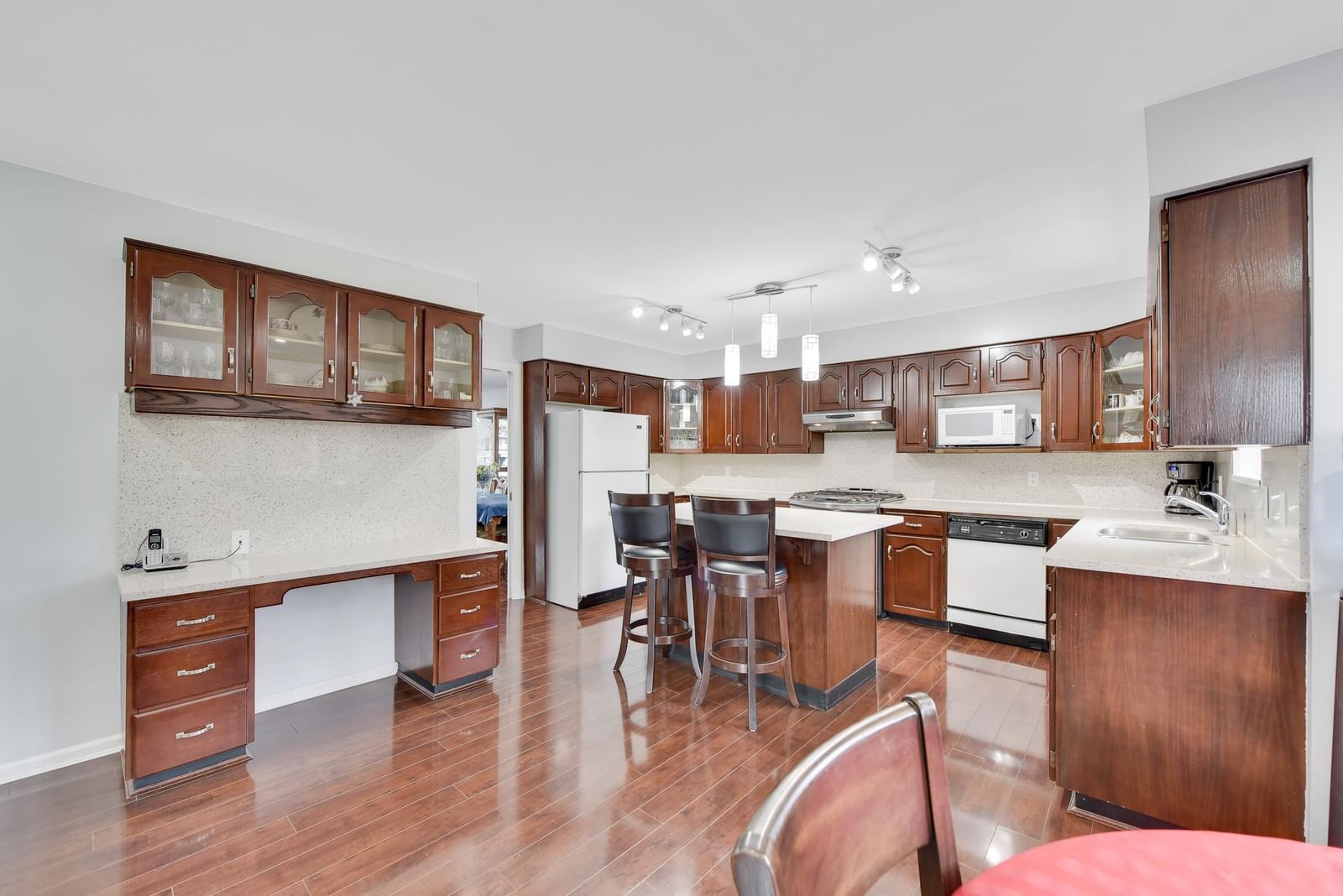 Listing Image 14