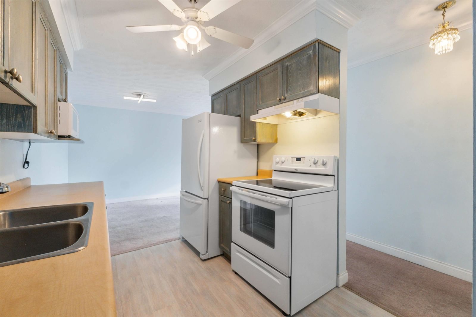 Listing Image 18