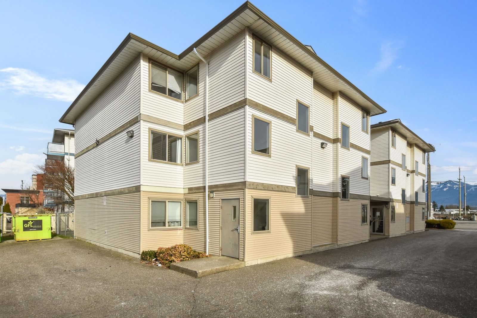 Listing Image 23
