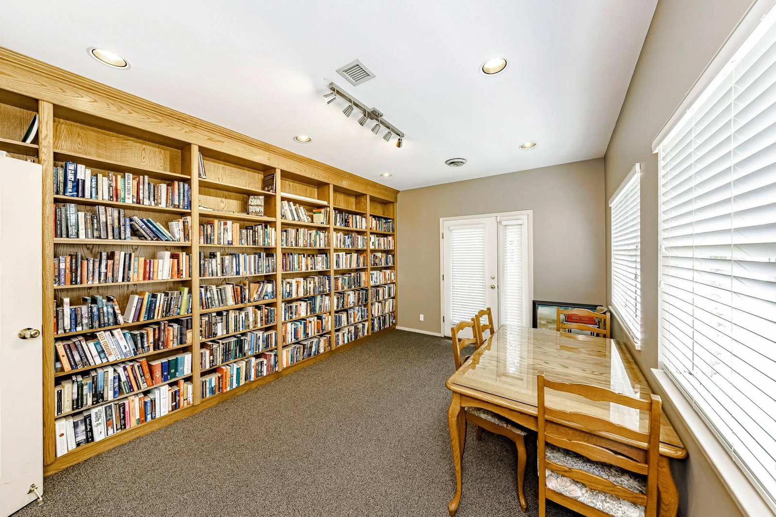 Listing Image 19