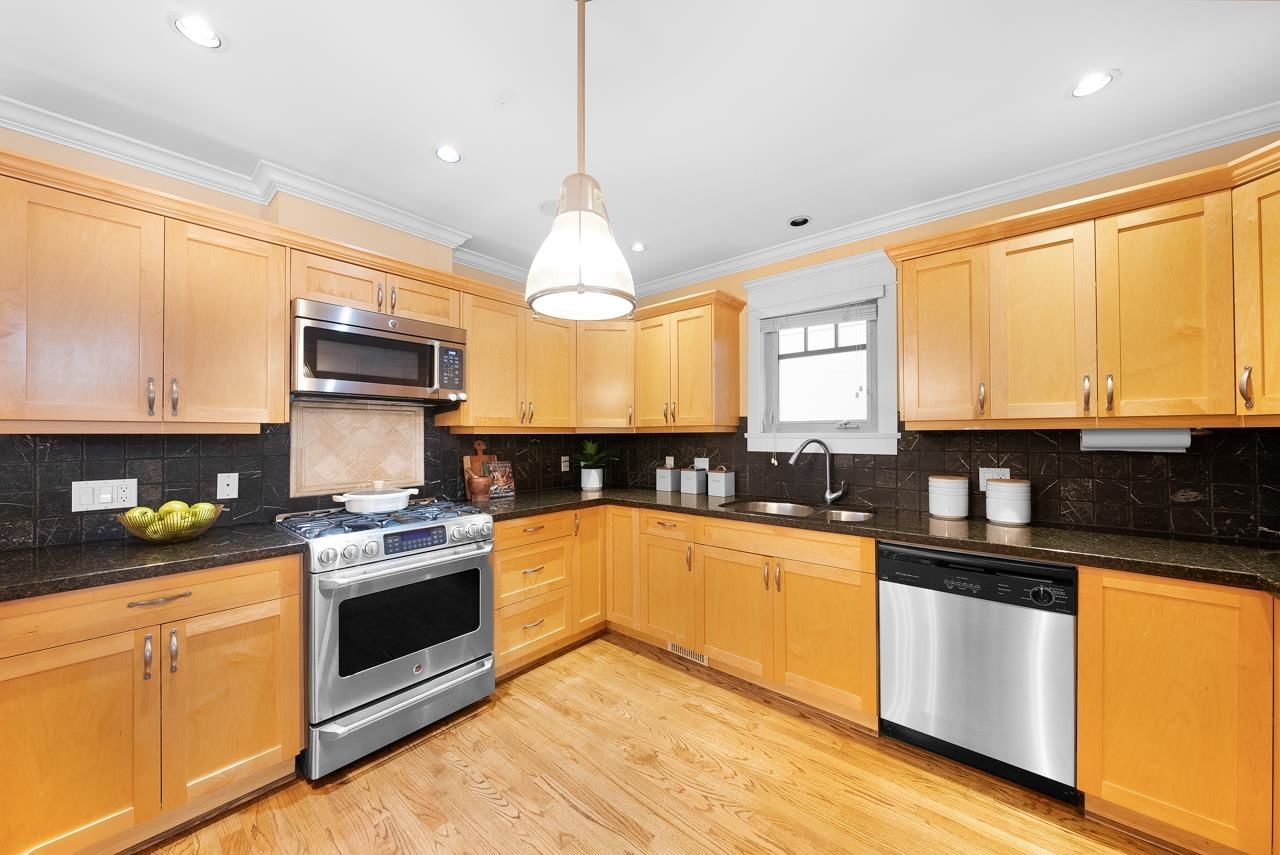 Listing Image 12