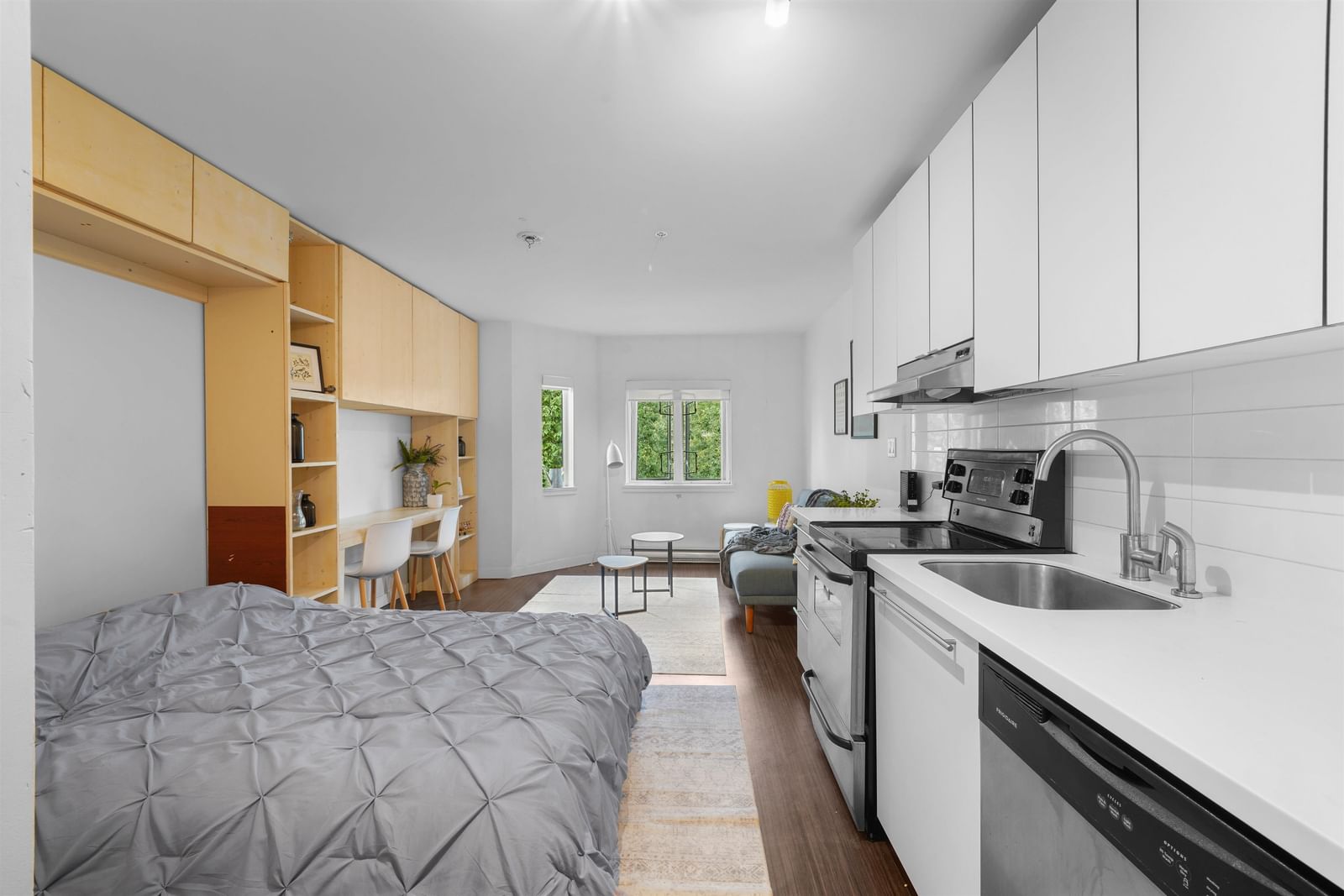 Listing Image 1
