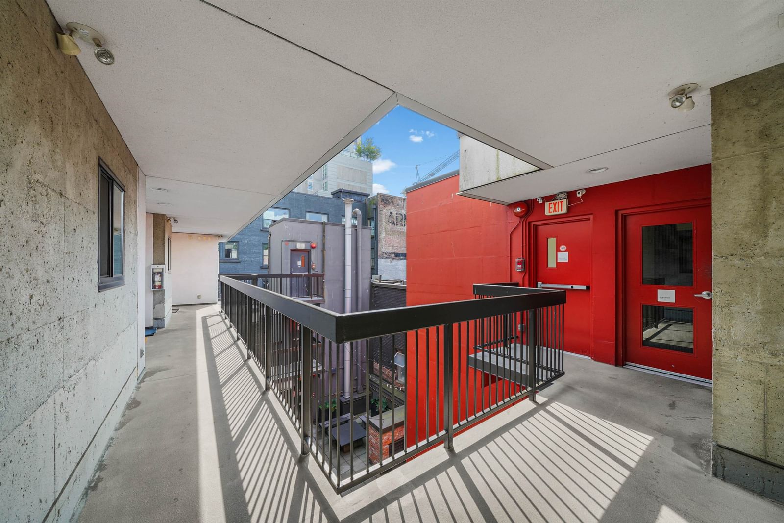 Listing Image 17