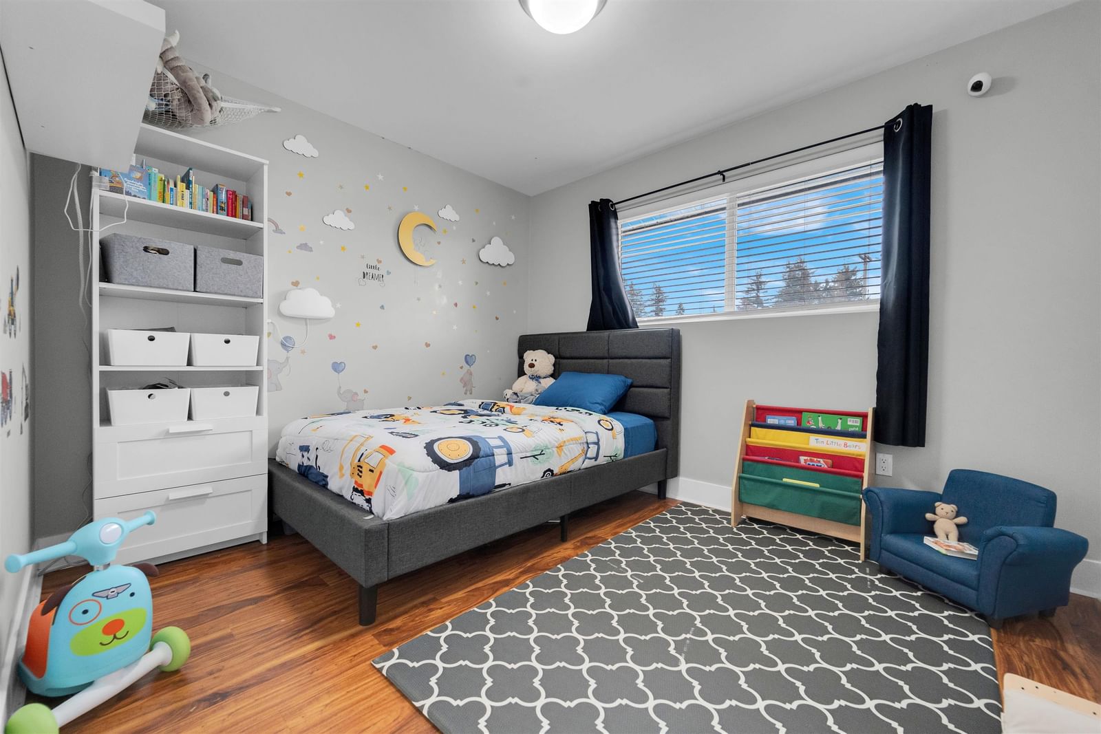 Listing Image 15