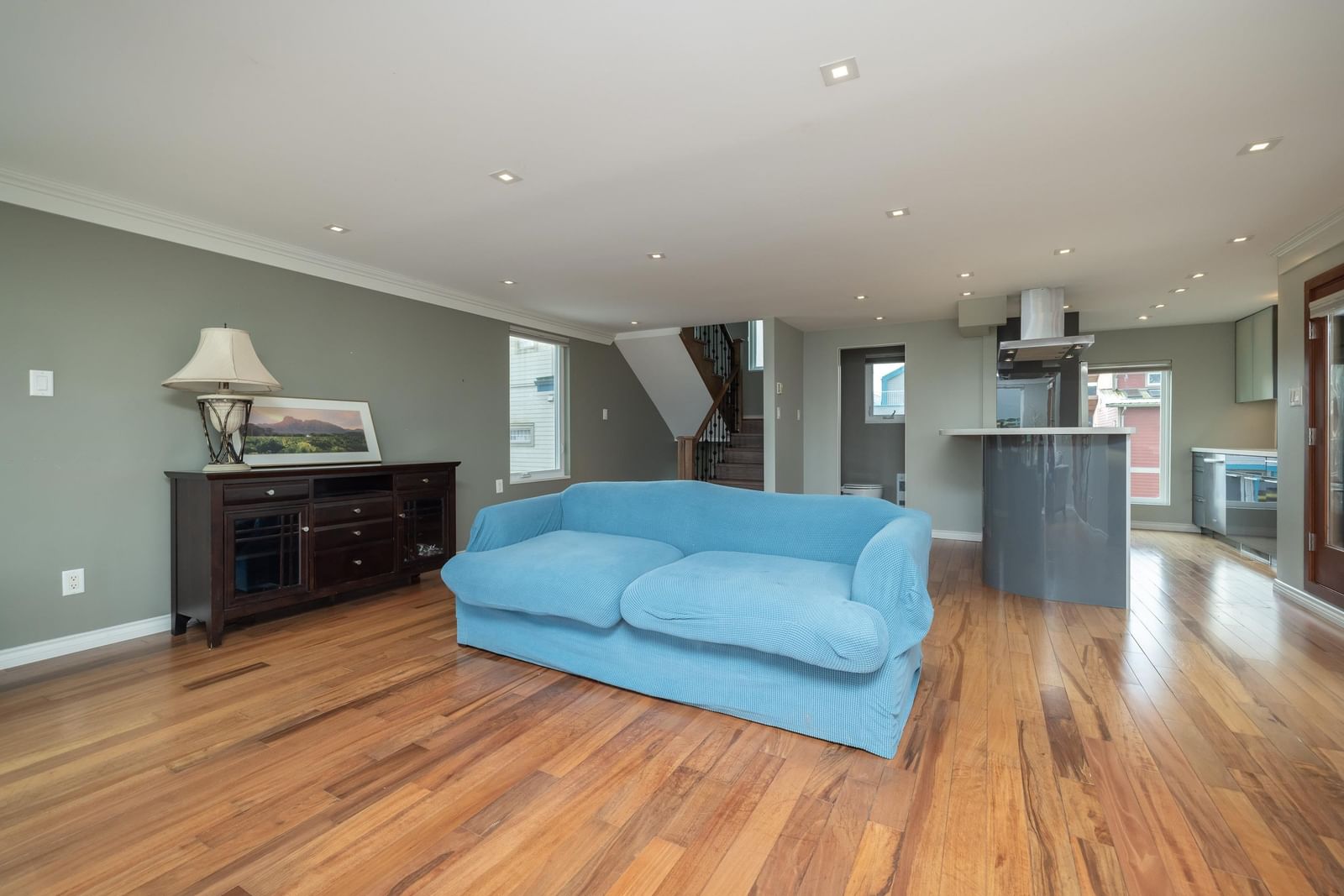 Listing Image 16