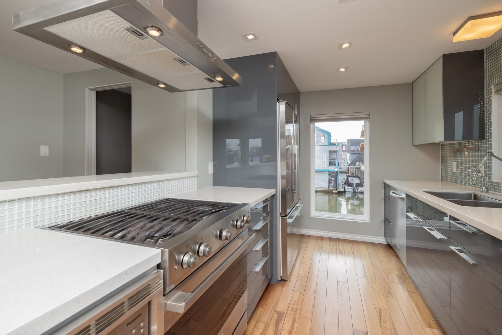 Listing Image 9