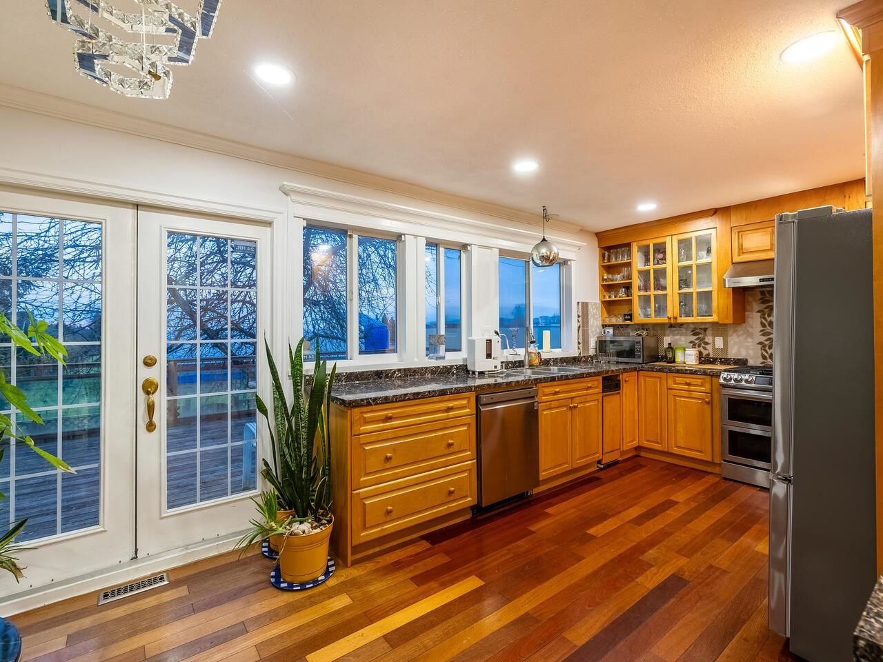 Listing Image 10
